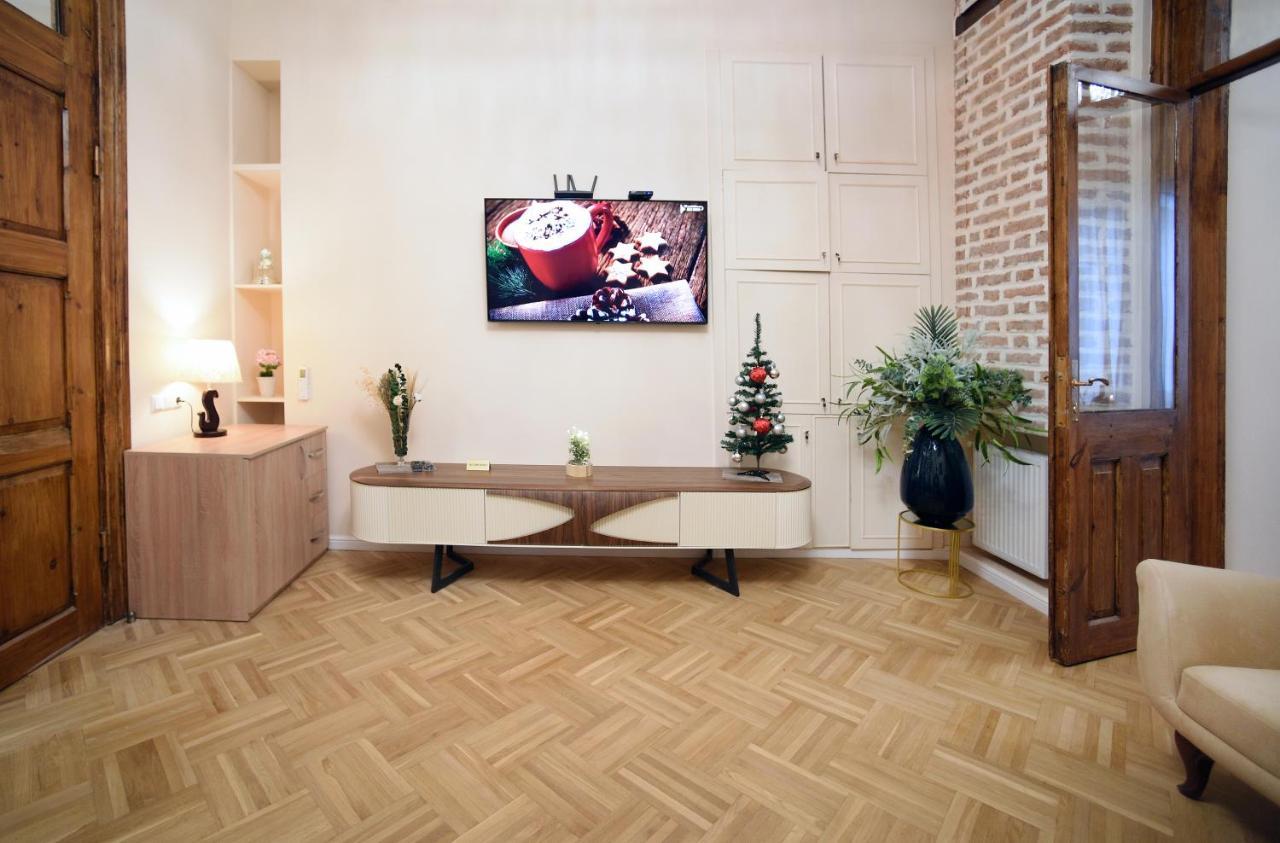 City Lux Hotel Тбилиси Экстерьер фото