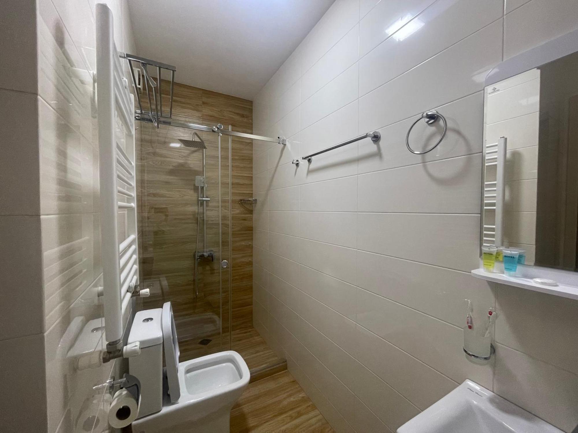 City Lux Hotel Тбилиси Экстерьер фото